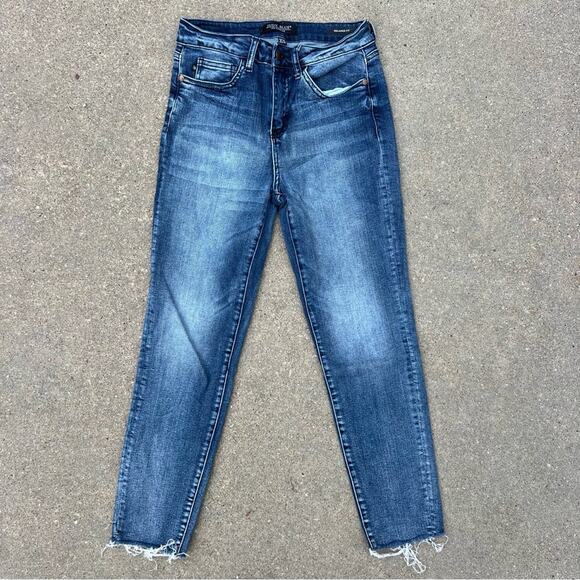 Judy Blue Shelley High Rise Relaxed Slim Straight jeans Size 3/26 - Picture 2 of 5